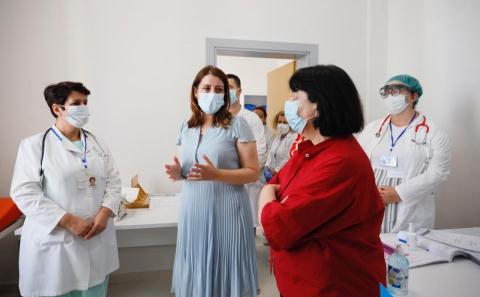 Vaksinimi masiv-Manastirliu: Vijon vaksinimi i hapur gjate gjithe gushtit